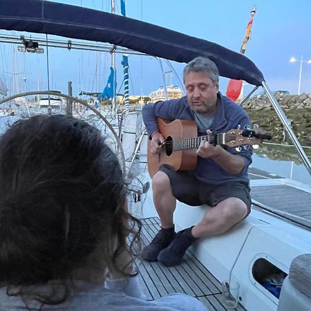 فندق Voilier A Quai لا روشيل المظهر الخارجي الصورة